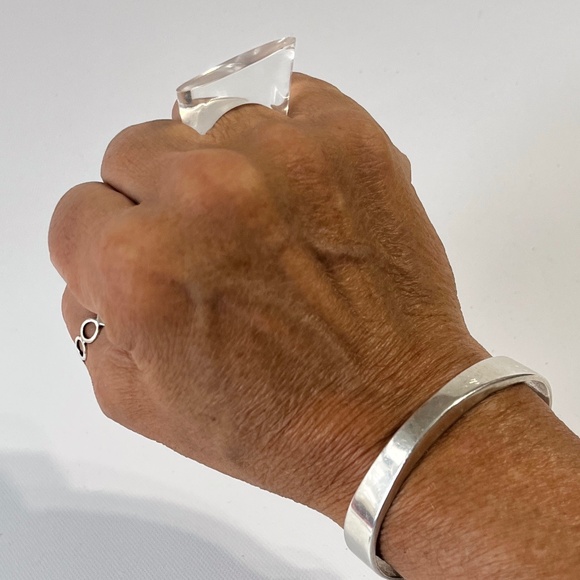 Vintage Lucite Ring Chunky Clear Flat Top Statement Unisex Acrylic Jewelry - Picture 2 of 12